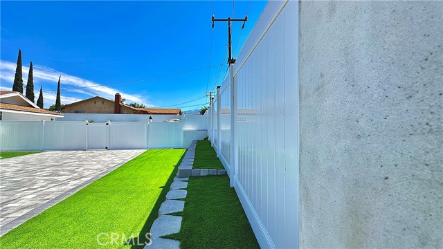 7401 Liberty Avenue, Corona CA: https://media.crmls.org/medias/70d89f00-e7a7-4023-a1e4-ebe4b9e13f50.jpg