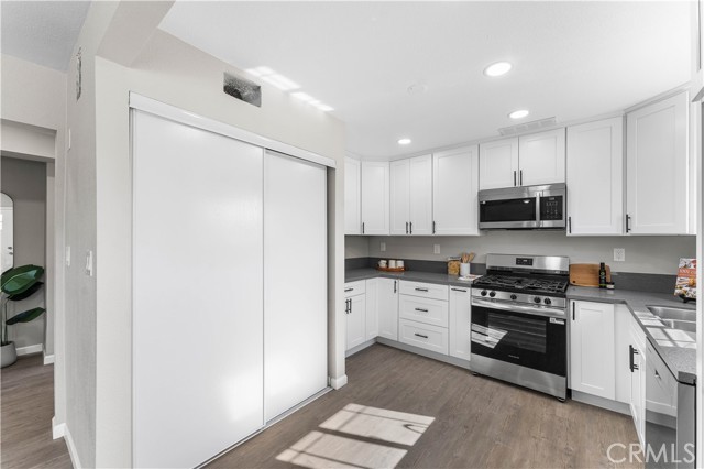 44008 Hoban Avenue, Lancaster CA: https://media.crmls.org/medias/70d8d2e2-19aa-466f-bd69-5c39a35dfc7c.jpg