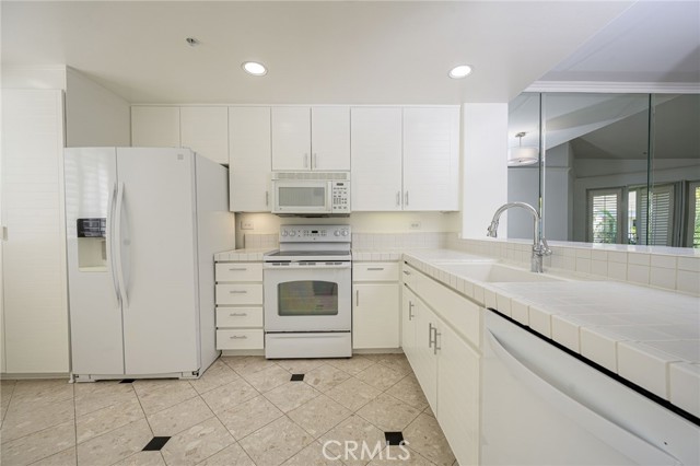 Detail Gallery Image 5 of 37 For 2243 Martin #419,  Irvine,  CA 92612 - 2 Beds | 2 Baths