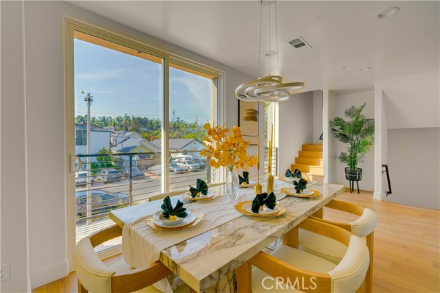 712 N Chestnut Avenue, Los Angeles CA: https://media.crmls.org/medias/70d8f0b5-4f16-4ff9-8b04-0d5e56b2b14b.jpg