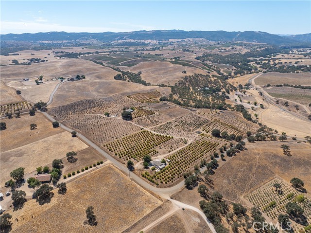 27 Wellsona Road, Paso Robles CA: https://media.crmls.org/medias/70d91b34-63fb-4b5c-b067-d632bf8ba6f4.jpg