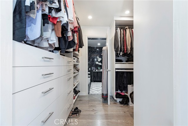 7625 Reseda Boulevard, Reseda CA: https://media.crmls.org/medias/70d979f0-3c46-41fa-b688-b94be5f8ec50.jpg