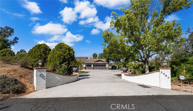2465 Via Oeste Drive, Fallbrook CA: https://media.crmls.org/medias/70dab95b-e139-447b-9dc0-0e3a6226313d.jpg