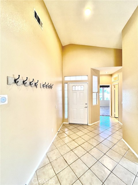 26933 Circus Drive, Menifee CA: https://media.crmls.org/medias/70db2f59-f210-4213-93dc-e1234717fee5.jpg