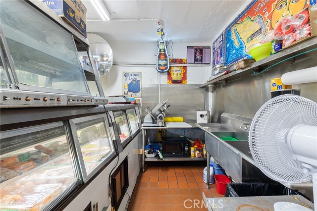 601 S Record Avenue, Los Angeles CA: https://media.crmls.org/medias/70dbf667-43e5-481d-99a8-e6842c42446b.jpg