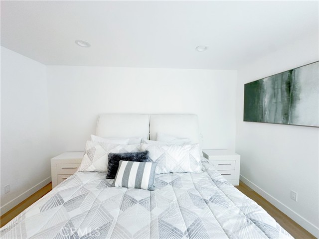 Detail Gallery Image 11 of 21 For 5255 Coldwater Canyon #D,  Sherman Oaks,  CA 91401 - 3 Beds | 3 Baths