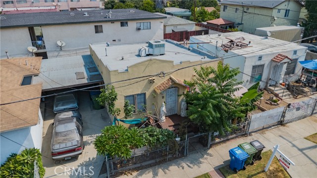 500 N Madison Avenue, Los Angeles CA: https://media.crmls.org/medias/70ddd854-0ed4-46f1-8d5f-564abb52932f.jpg