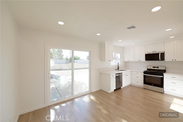Detail Gallery Image 9 of 32 For 13383 Tutelo, Apple Valley,  CA 92308 - 4 Beds | 2 Baths