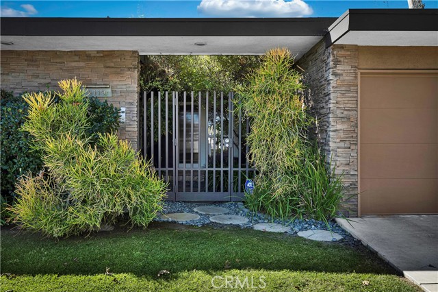 Detail Gallery Image 2 of 60 For 6119 Mary Ellen, Valley Glen,  CA 91401 - 4 Beds | 2 Baths