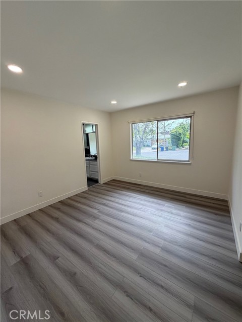 Detail Gallery Image 10 of 22 For 5301 Dubois, Woodland Hills,  CA 91367 - 3 Beds | 2 Baths