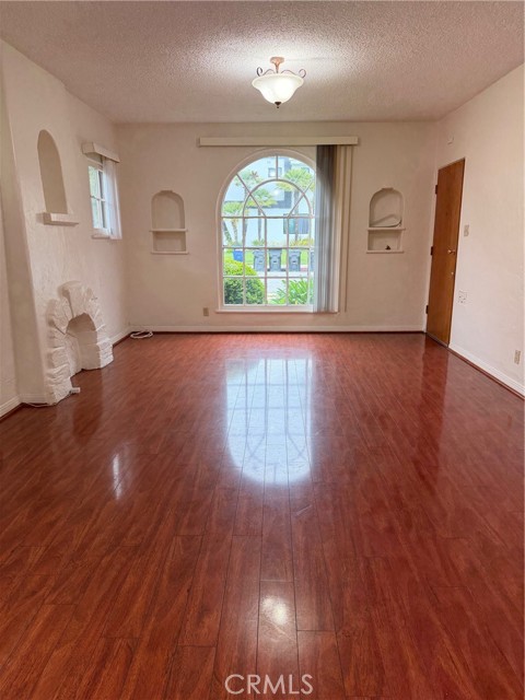 Detail Gallery Image 3 of 11 For 600 E Maple, Glendale,  CA 91205 - 1 Beds | 1 Baths