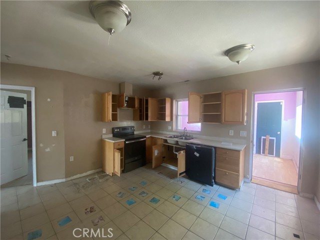 566 1st Street, Upper Lake CA: https://media.crmls.org/medias/70dfe831-50ef-469f-8ec5-9980d4e68753.jpg