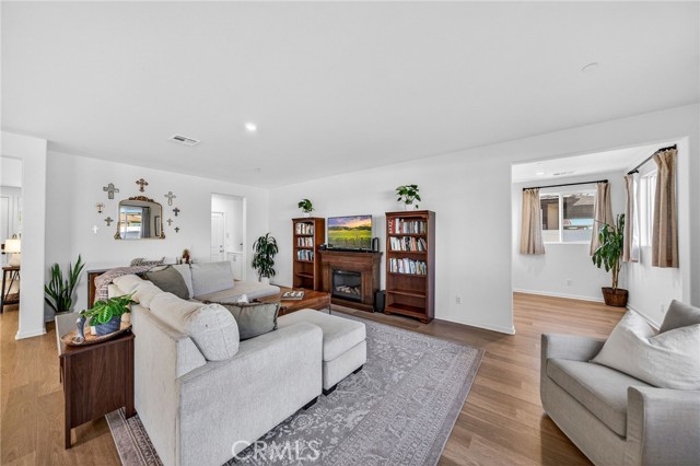 Detail Gallery Image 8 of 63 For 36316 Beacon Light Way, Wildomar,  CA 92595 - 4 Beds | 3 Baths