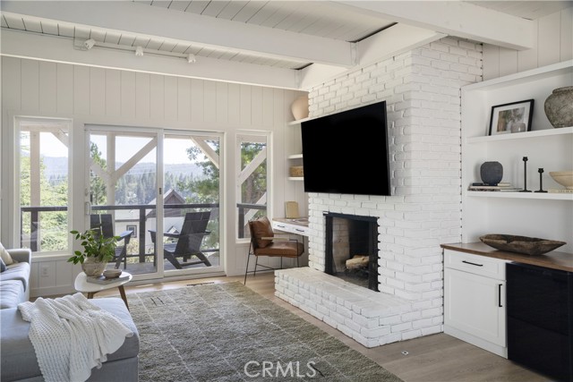 27792 West Shore Road, Lake Arrowhead CA: https://media.crmls.org/medias/70e06f63-f803-474a-9ad5-a31f01af0696.jpg