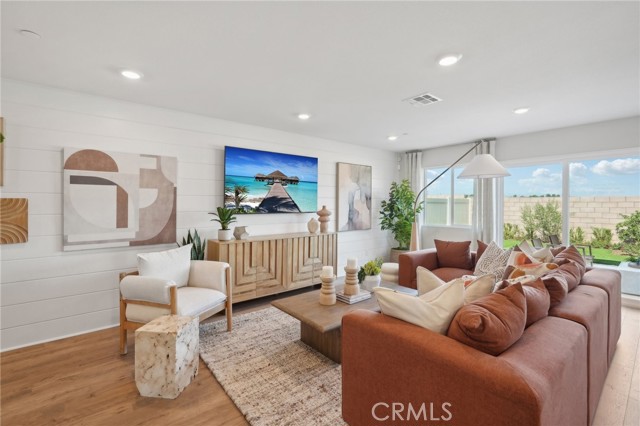 Detail Gallery Image 4 of 26 For 14008 Larissa St, Moreno Valley,  CA 92555 - 4 Beds | 2/1 Baths