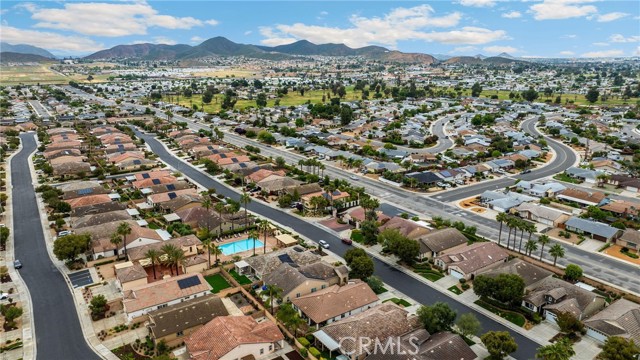 26253 Desert Rose Lane, Menifee CA: https://media.crmls.org/medias/70e0f9a7-65dc-4bbd-9303-92538d7d572a.jpg