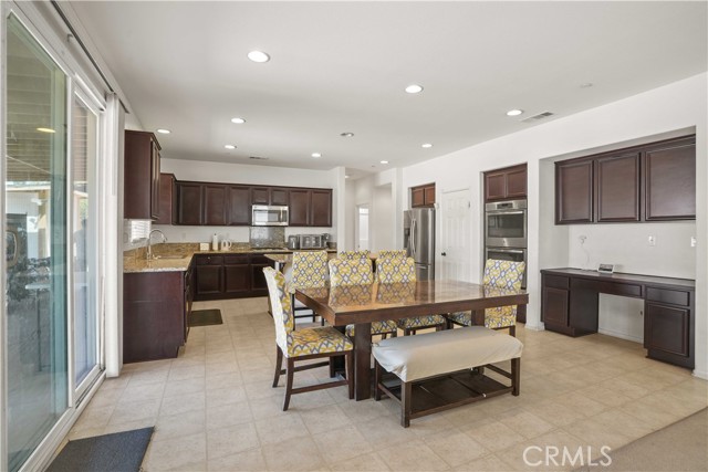 3223 W Avenue J7, Lancaster CA: https://media.crmls.org/medias/70e118e3-3ddc-41cc-95e6-5a7cf2c6a038.jpg
