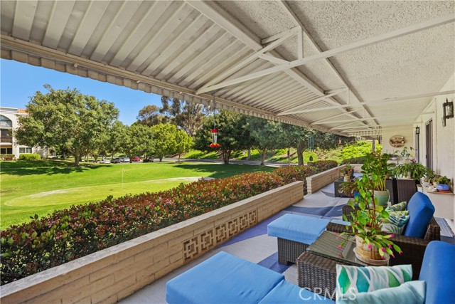 5472 Paseo Del Lago E, Laguna Woods CA: https://media.crmls.org/medias/70e26c9d-b6b6-47d9-a89c-d778dd3f0bc2.jpg