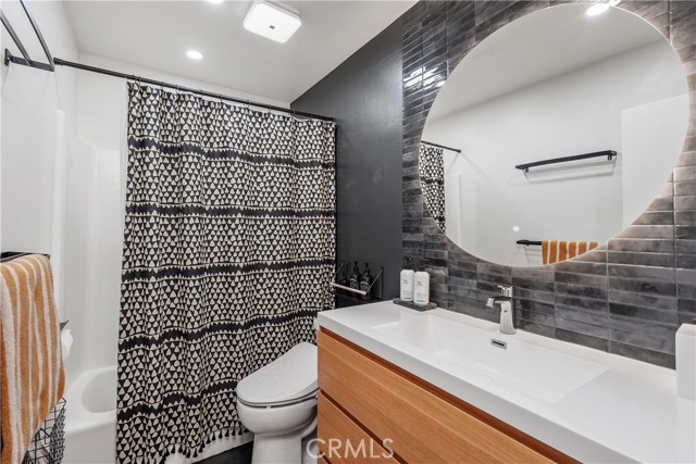 Detail Gallery Image 5 of 31 For 20134 Leadwell St. #218,  Winnetka,  CA 91306 - 3 Beds | 2 Baths