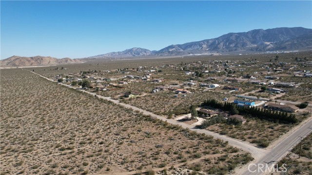 Detail Gallery Image 13 of 18 For 32573 Azurite, Lucerne Valley,  CA 92356 - – Beds | – Baths