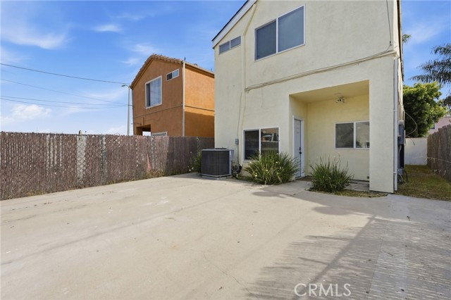 Detail Gallery Image 21 of 28 For 10105 S Main St, Los Angeles,  CA 90003 - 3 Beds | 2/1 Baths