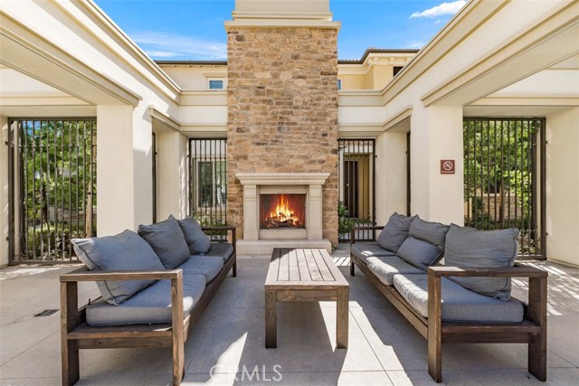 Detail Gallery Image 5 of 12 For 217 Primrose Dr, Lake Forest,  CA 92610 - 3 Beds | 2/1 Baths