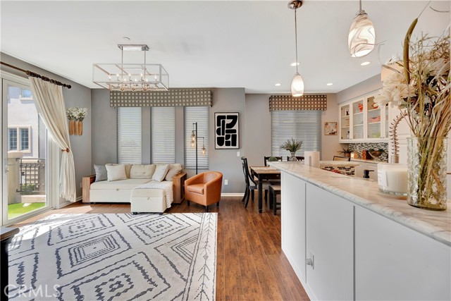 19281 Surf Drive, Huntington Beach CA: https://media.crmls.org/medias/70e40062-0549-4ce0-86d7-2789f5c278f3.jpg