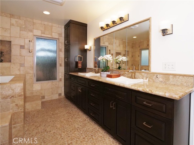 Master Bath vanity plus linens & hamper