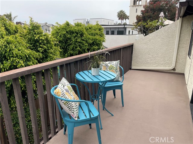 240 Broadway, Redondo Beach, California 90277, 2 Bedrooms Bedrooms, ,2 BathroomsBathrooms,Residential,Sold,Broadway,PV22084828