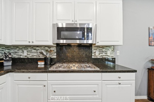 Detail Gallery Image 9 of 44 For 12138 Chutes Ct, Jurupa Valley,  CA 91752 - 3 Beds | 2/1 Baths