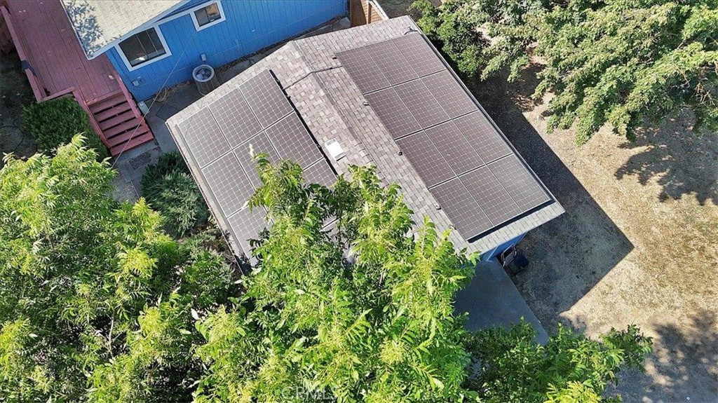 https://media.crmls.org/medias/70e72edb-6272-483a-817d-95037458ee31.jpg?preset=X-Large