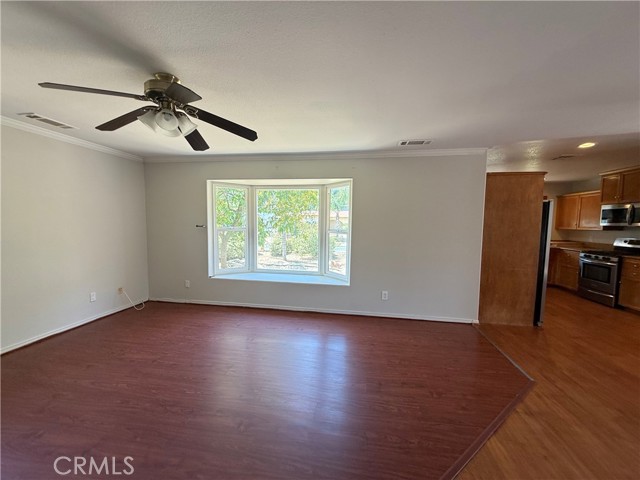15192 Laguna Avenue, Lake Elsinore CA: https://media.crmls.org/medias/70e78e0c-7ad0-4ab0-9497-bf181fe5be3a.jpg