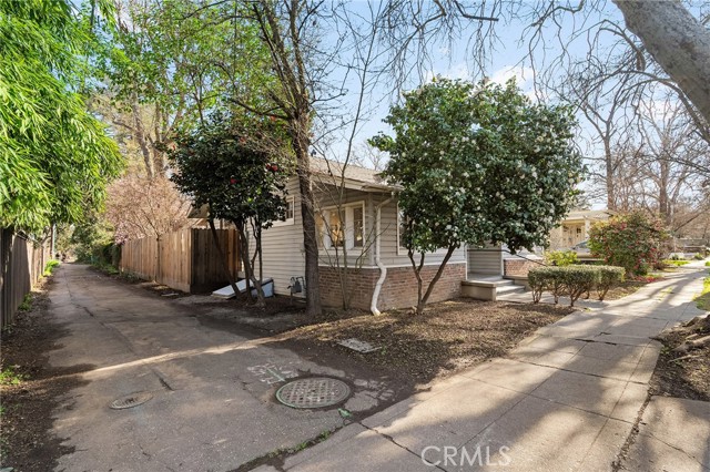 Detail Gallery Image 3 of 47 For 405 Cypress St, Chico,  CA 95928 - 3 Beds | 1 Baths