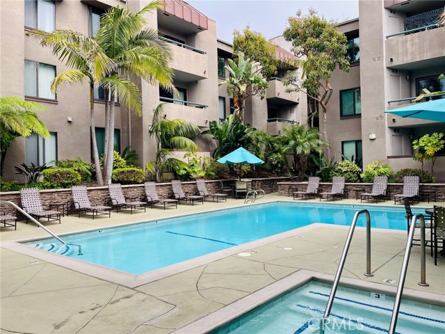 8300 Manitoba Street, Playa del Rey CA: https://media.crmls.org/medias/70e8663d-9380-4d4e-aa05-cafac2c41f20.jpg