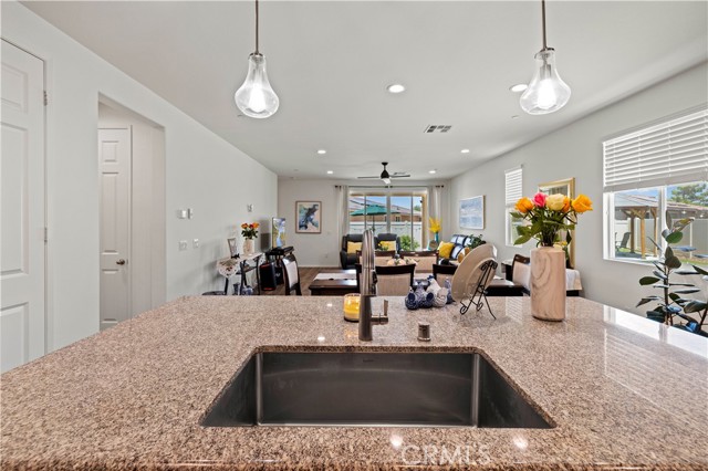 5025 W Avenue J6, Lancaster CA: https://media.crmls.org/medias/70e8e3b3-e810-4220-b403-7c8496846be6.jpg