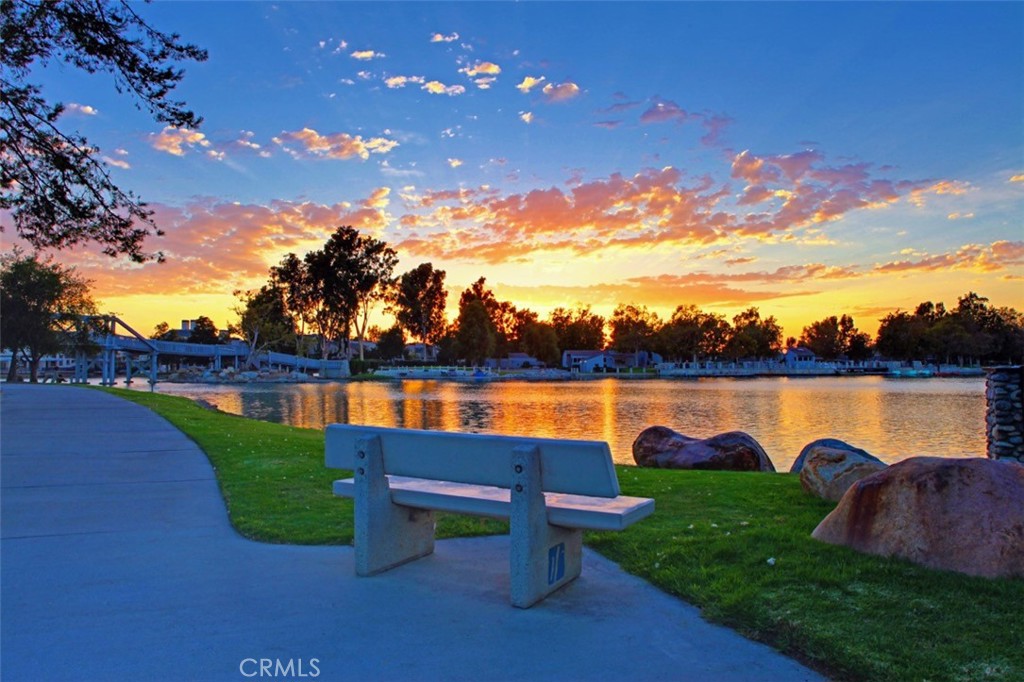 https://media.crmls.org/medias/70e905a0-cae3-4460-992b-b9d7aed7202a.jpg?preset=X-Large