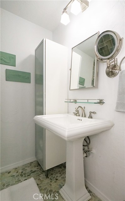 633 Prospect Avenue, Redondo Beach, California 90277, 2 Bedrooms Bedrooms, ,2 BathroomsBathrooms,Residential,Sold,Prospect,SB22126675