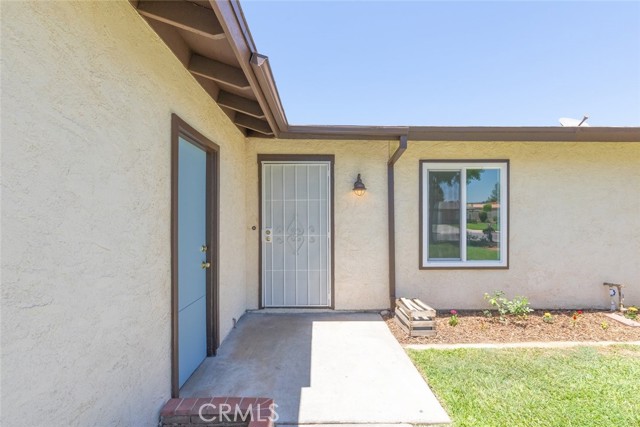 Detail Gallery Image 4 of 35 For 11657 Queensborough St, Riverside,  CA 92503 - 3 Beds | 2 Baths