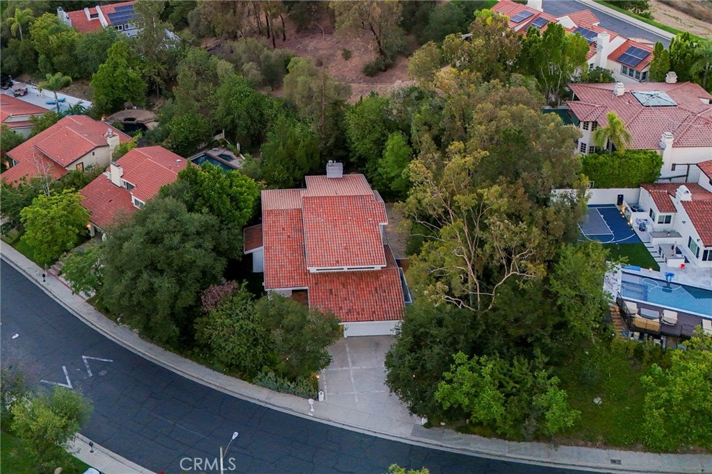 https://media.crmls.org/medias/70ec353e-f0ab-4ffd-ba5d-fa31c78caa7c.jpg?preset=X-Large