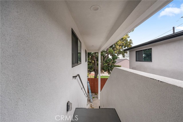 3301 Obama Boulevard, Los Angeles CA: https://media.crmls.org/medias/70ec4114-fb44-4f90-a9c3-340be1fc27ac.jpg