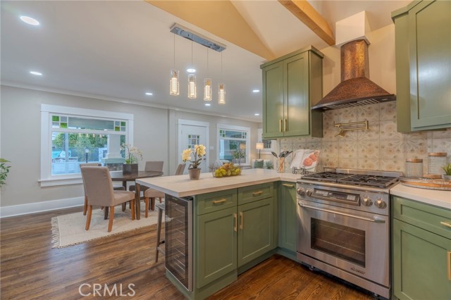 1322 N June Street, Los Angeles CA: https://media.crmls.org/medias/70ecad95-6dfa-437a-8651-7298c2ef9031.jpg