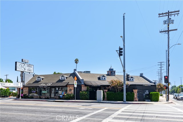 Detail Gallery Image 1 of 7 For 6000 Woodman Ave a,  Van Nuys,  CA 91401 - 2 Beds | 1 Baths