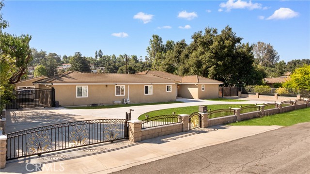 700 S Chaparro Road, Covina CA: https://media.crmls.org/medias/70efbb83-f204-4f22-96f9-deacebcc0d27.jpg