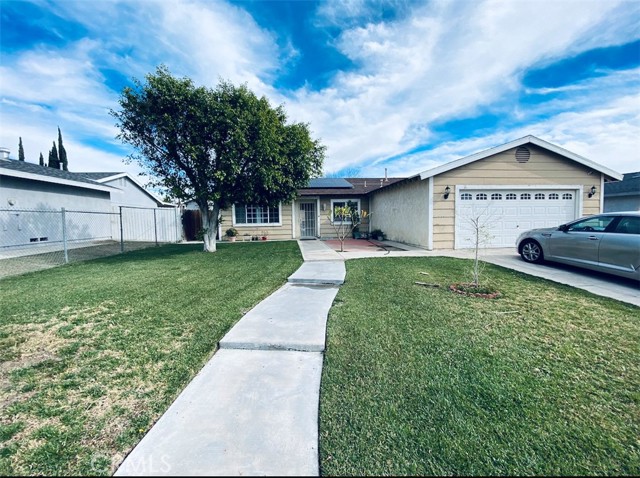 9379 Lemon St, Fontana, CA 92335