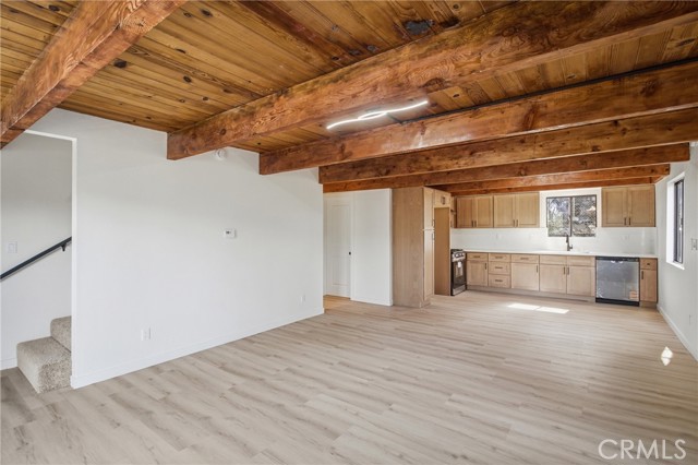 Detail Gallery Image 4 of 47 For 2386 Independence Ln, Running Springs,  CA 92382 - 2 Beds | 1/1 Baths