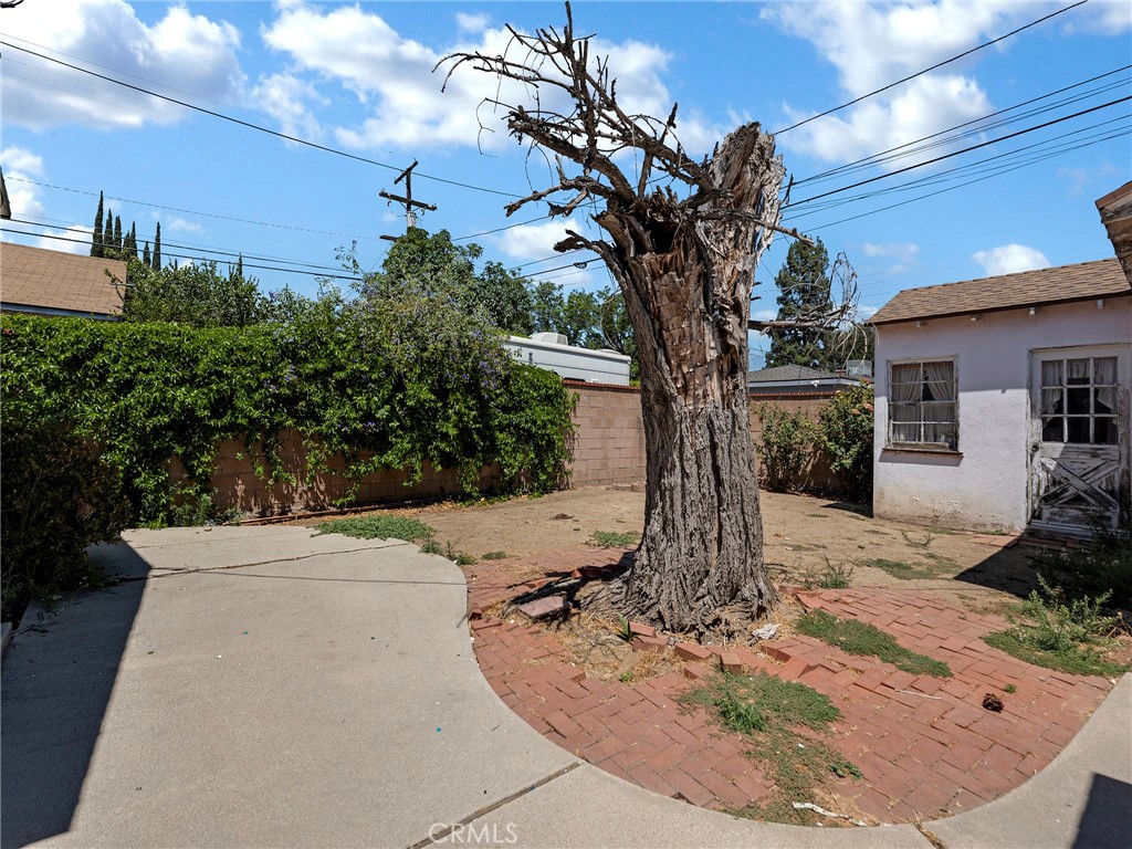 https://media.crmls.org/medias/70f0543f-f55f-4f6d-890e-72ad5da37803.jpg?preset=X-Large