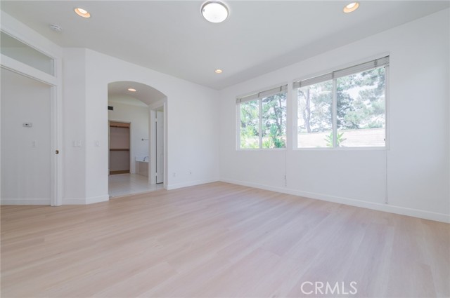 11 Lynnfield, Irvine CA: https://media.crmls.org/medias/70f0ce03-dc2c-4cd8-a107-4f84fbb6e445.jpg