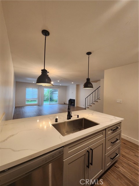 Detail Gallery Image 11 of 36 For 120 S Francisca Ave #6,  Redondo Beach,  CA 90277 - 2 Beds | 2 Baths