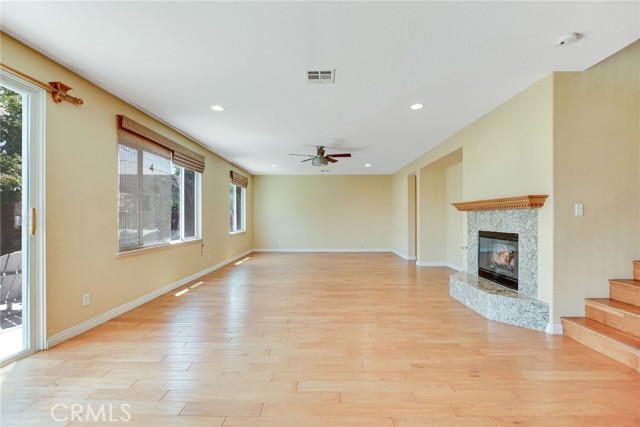 12139 Serra Avenue, Chino CA: https://media.crmls.org/medias/70f2dfbf-607f-462b-9803-ec0861338545.jpg