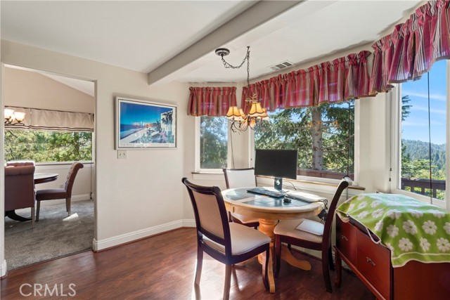 Detail Gallery Image 11 of 37 For 26520 Walnut Hills Dr, Lake Arrowhead,  CA 92391 - 3 Beds | 2/1 Baths